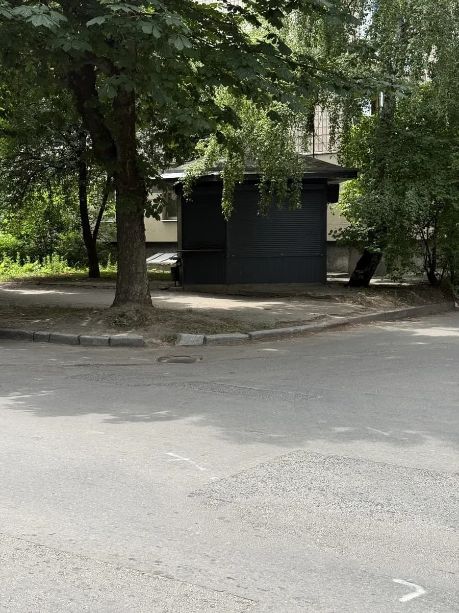 Кіоск, Рованці: фасадне розташування, окремий вхід - фото 1