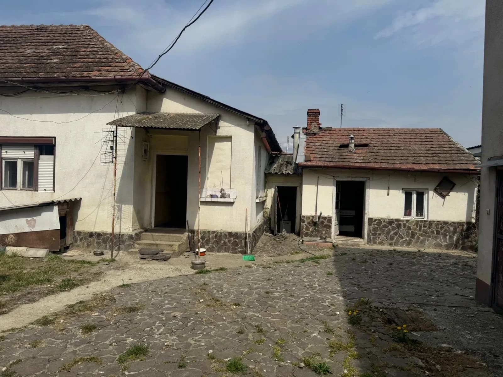 Будинок, Мукачево: приватизована ділянка 12 соток, центр за 15 хвилин - фото 4