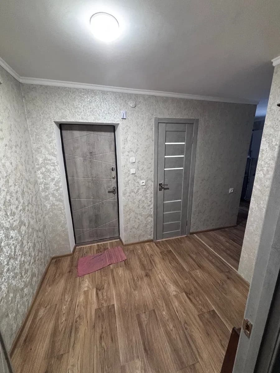 1-кімнатна квартира, Овруч: євроремонт, автономне газове опалення
