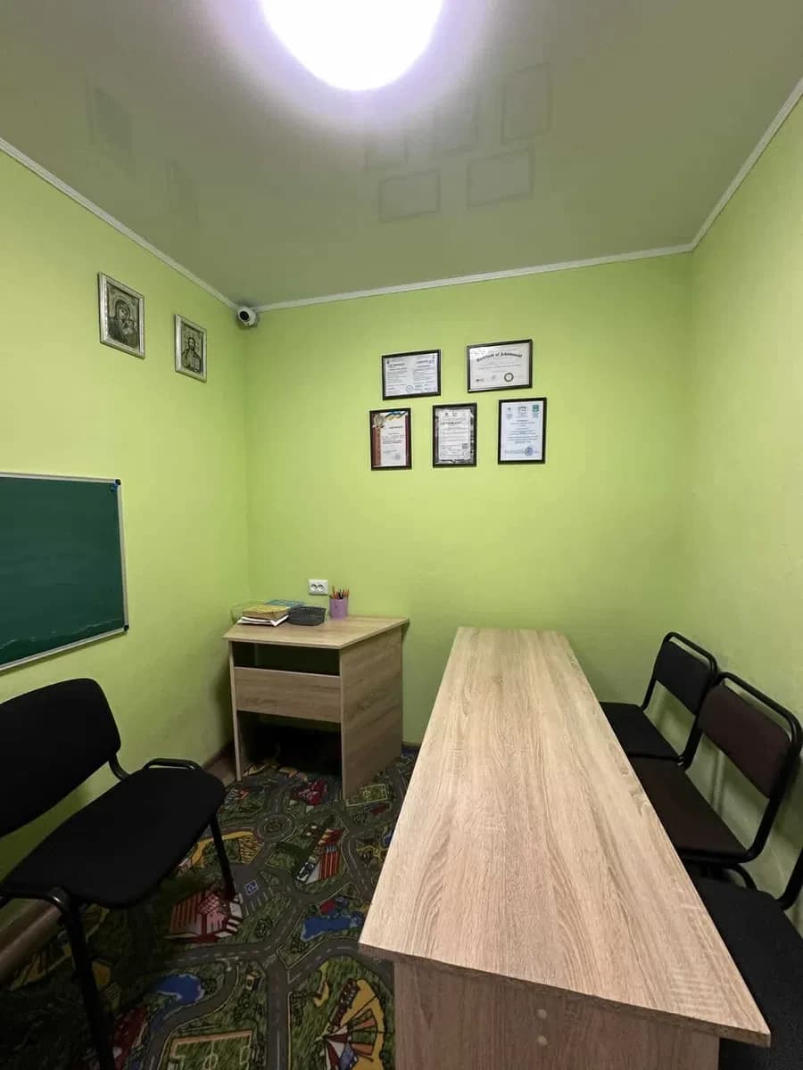 Приміщення, Нетішин: три кабінети, пандус, ремонт - фото 2