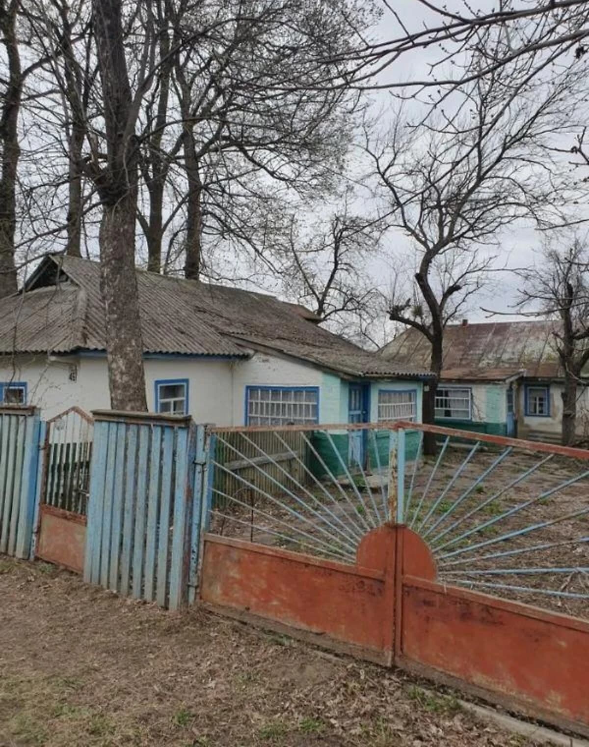 Будинок, Подібна: 60 соток, пічне опалення