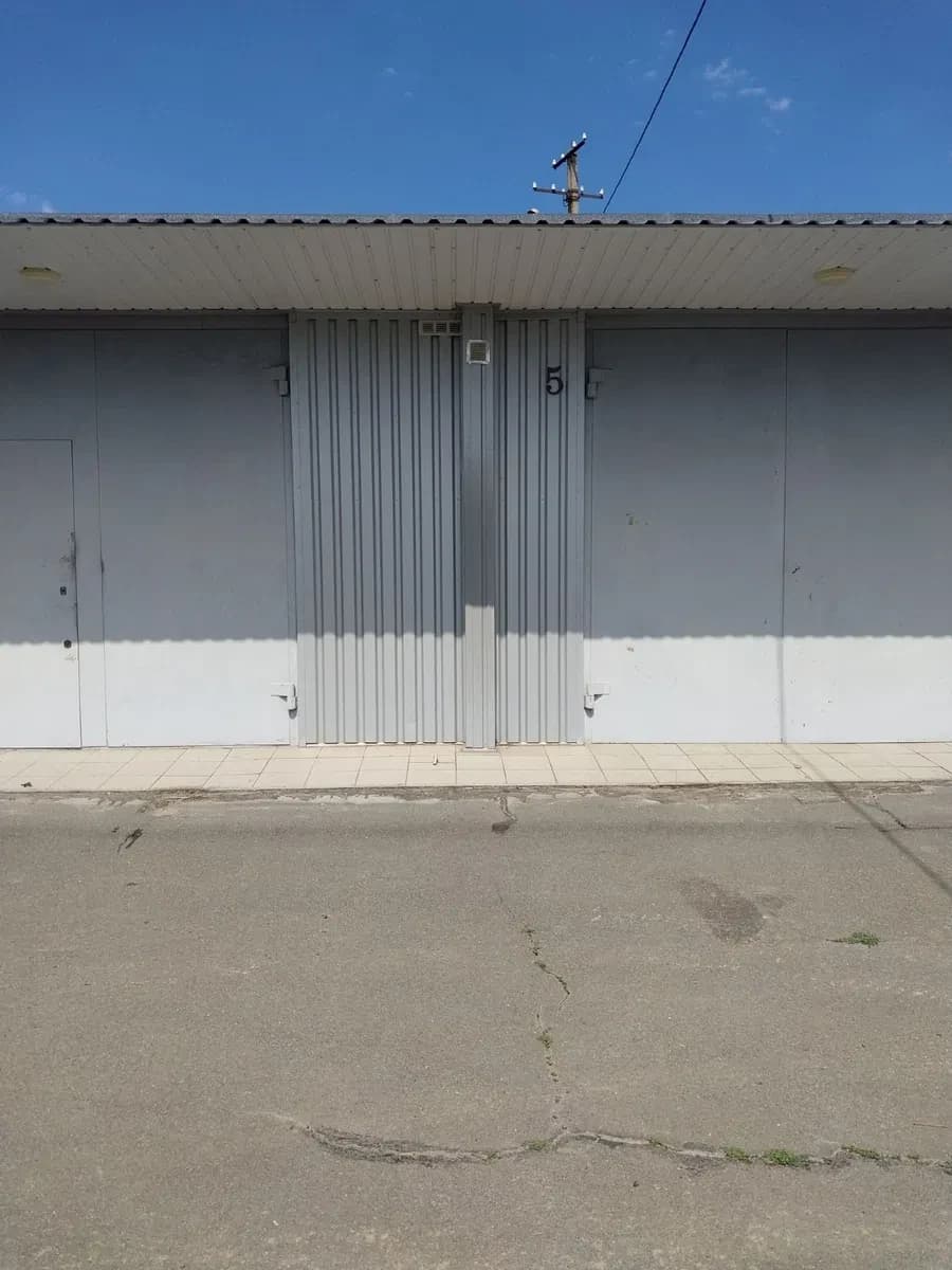 Гараж, Центрально-Міський: на дві машини, власний дворик - фото 3