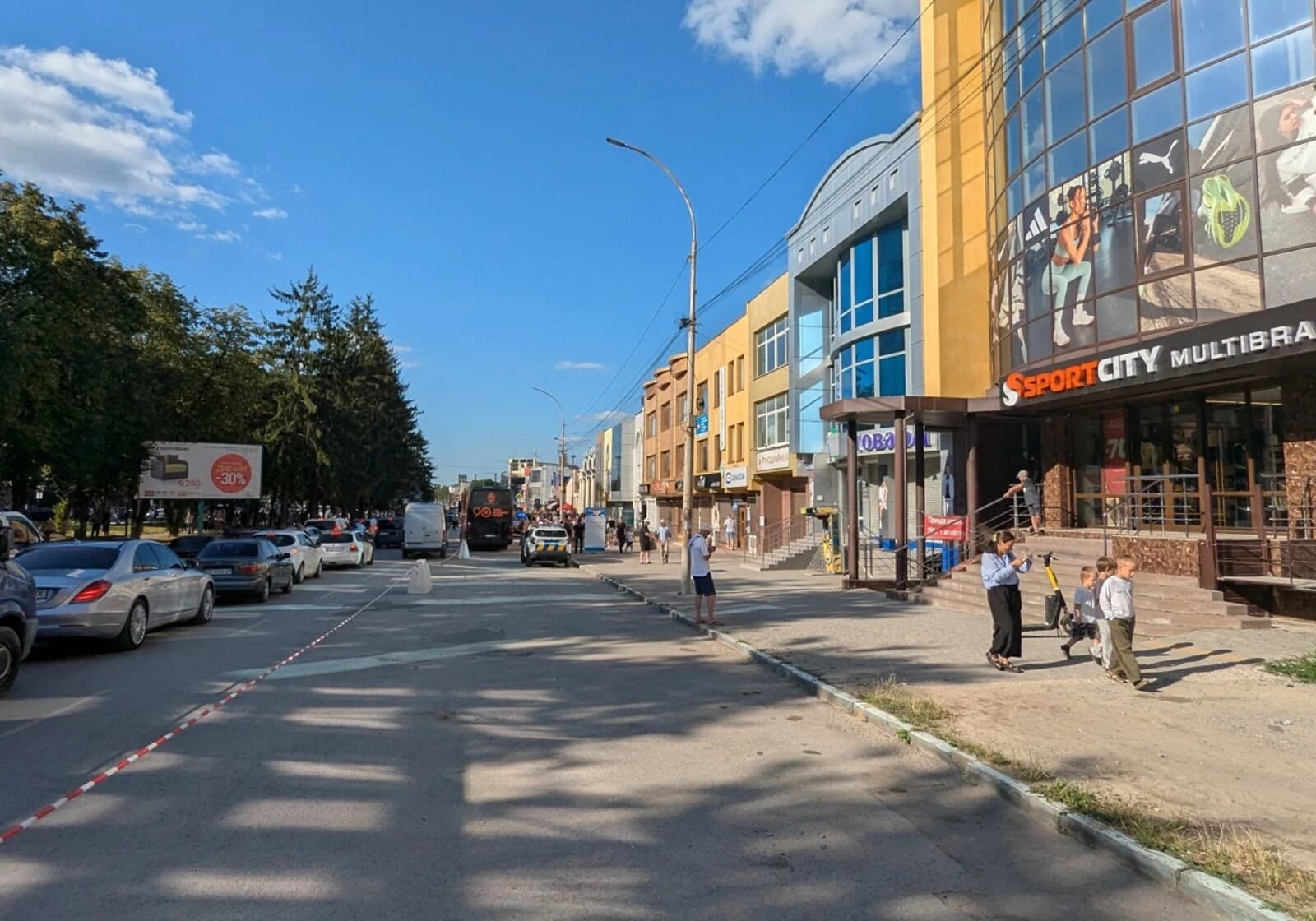 Приміщення, Центр: вода без світла, відкрита стоянка