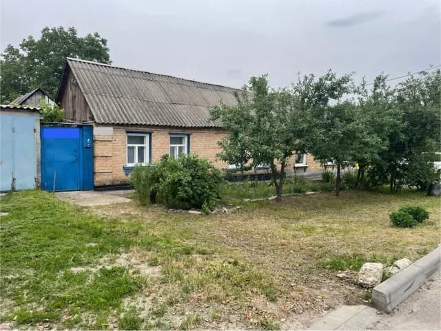 Пів будинку, Подільський: біля АТБ Катранівка, окремий двір