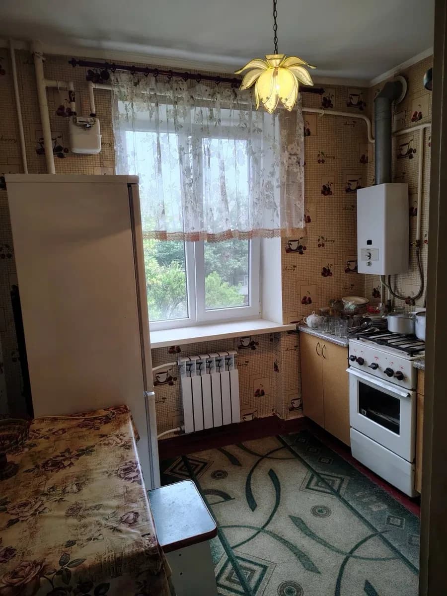 1-кімнатна квартира, Червона: косметичний ремонт, засклений балкон - фото 3