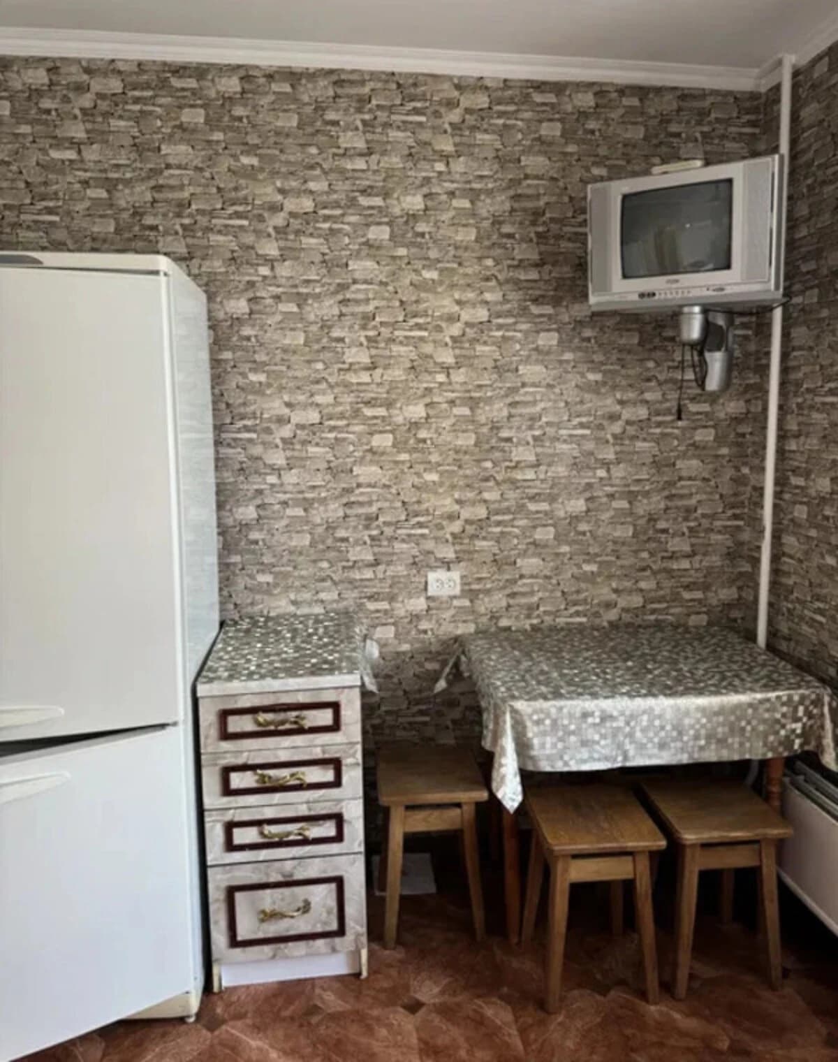 2-кімнатна квартира, Троєщина: останній поверх, бойлер, окремі кімнати - фото 4