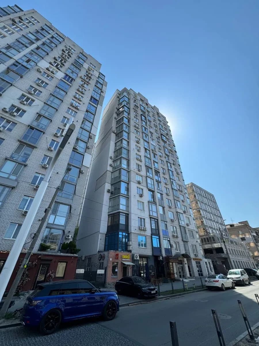 2-кімнатна квартира у ЖК На Рогалева: кухня-студія, тепла підлога