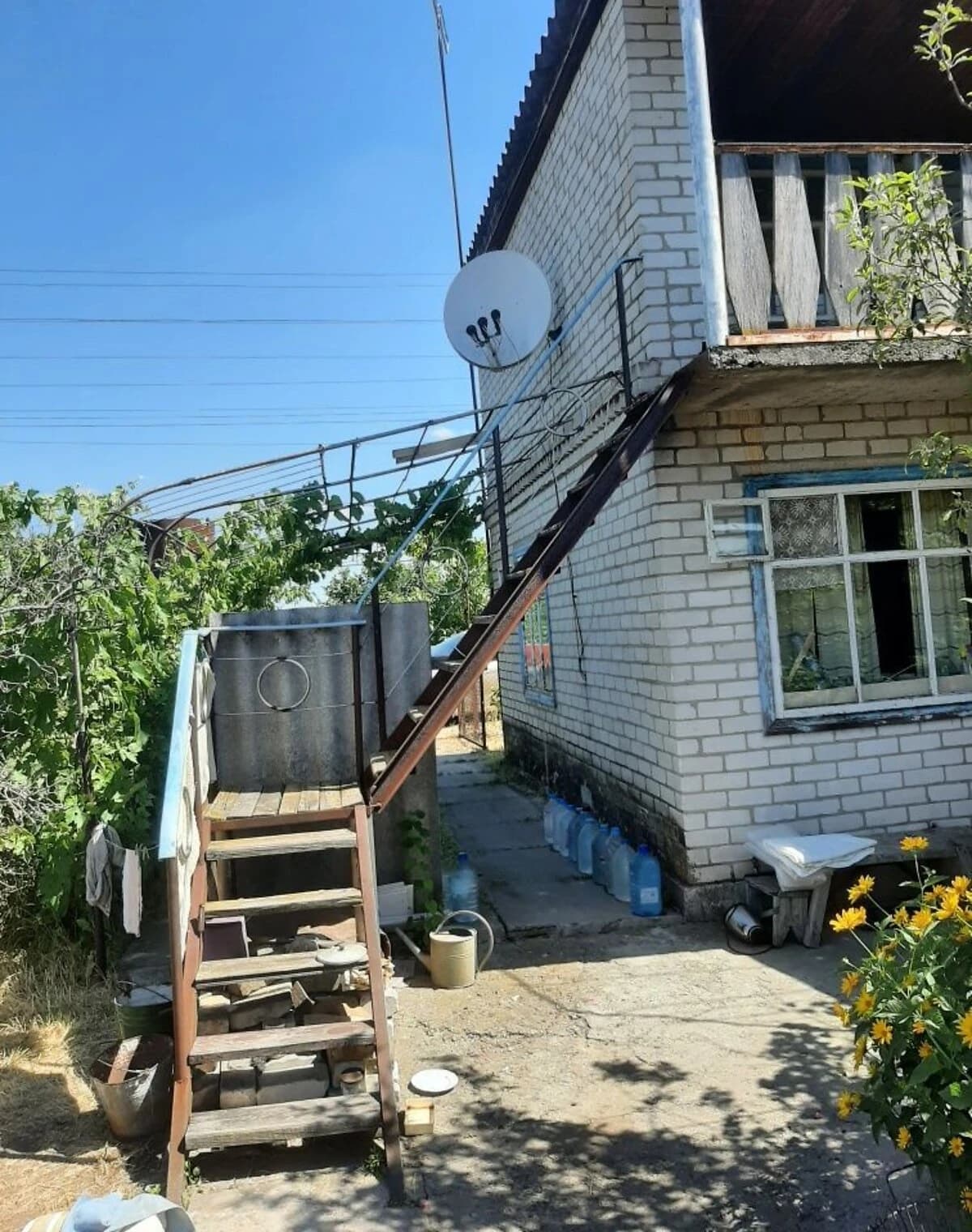 Дача, ДК Лісова поляна: цегляні стіни, централізоване опалення
