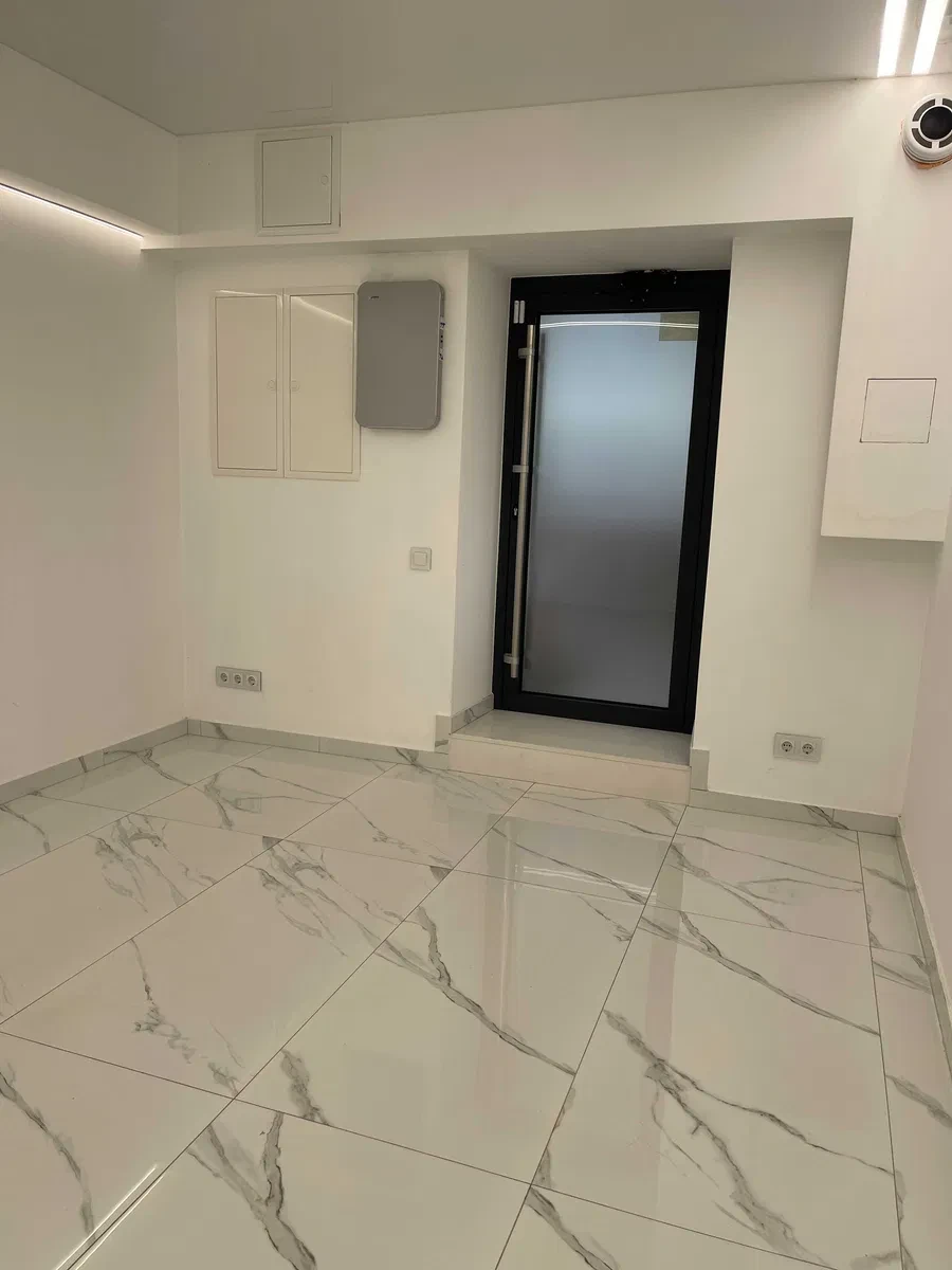 Приміщення, Личаківський: фасадне, готовий ремонт, велика парковка - фото 4