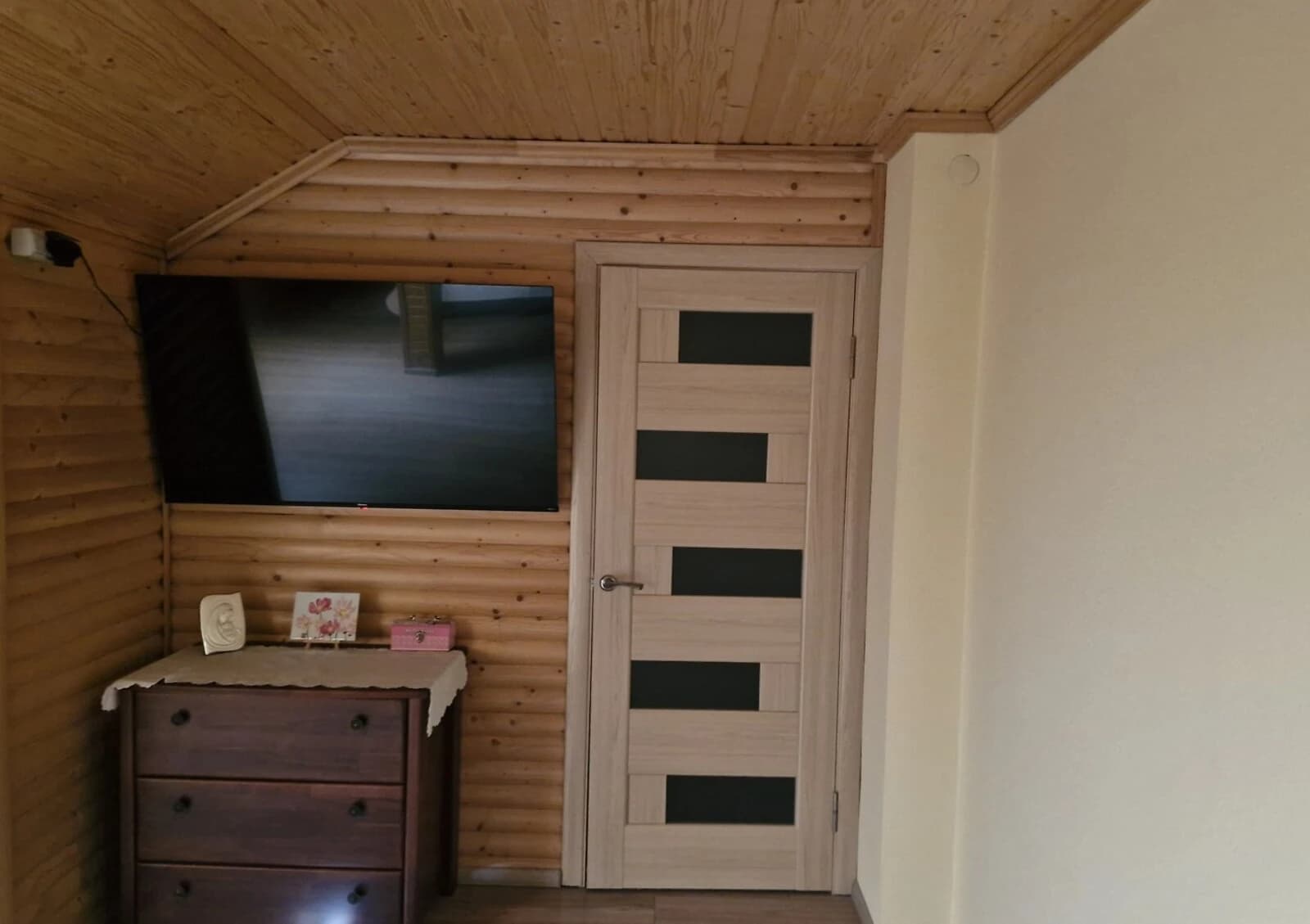 3-кімнатна квартира, вул. Карпатська: кухня-студія, мансарда, паркомісце - фото 5