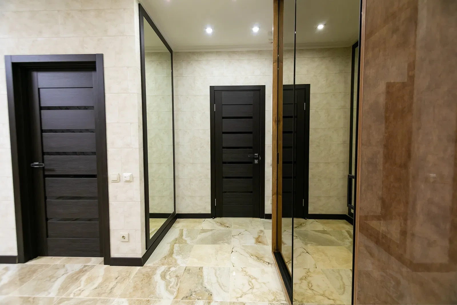 2-кімнатна квартира у ЖК Чикаго: орендар, кухня-вітальня 20 м² - фото 4