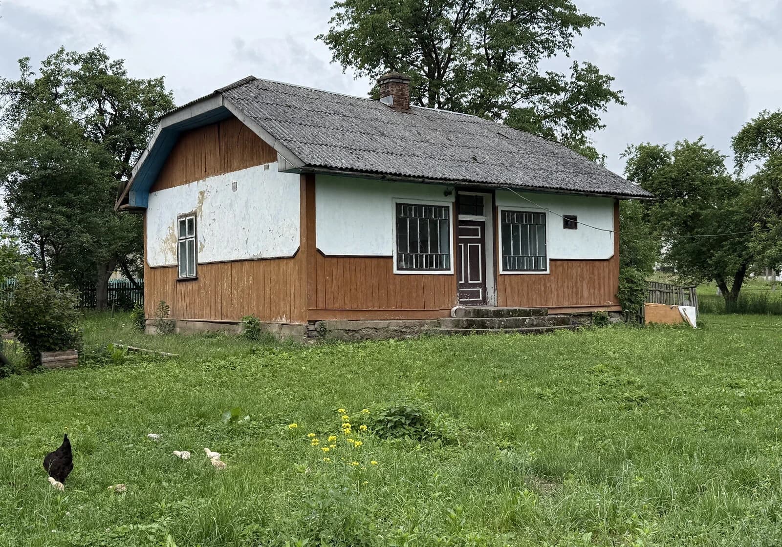 Будинок, Перекоси: пічне опалення, криниця