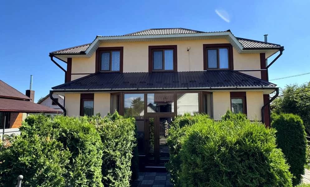 Будинок, Сторожинець: 10 соток, свердловина, гараж