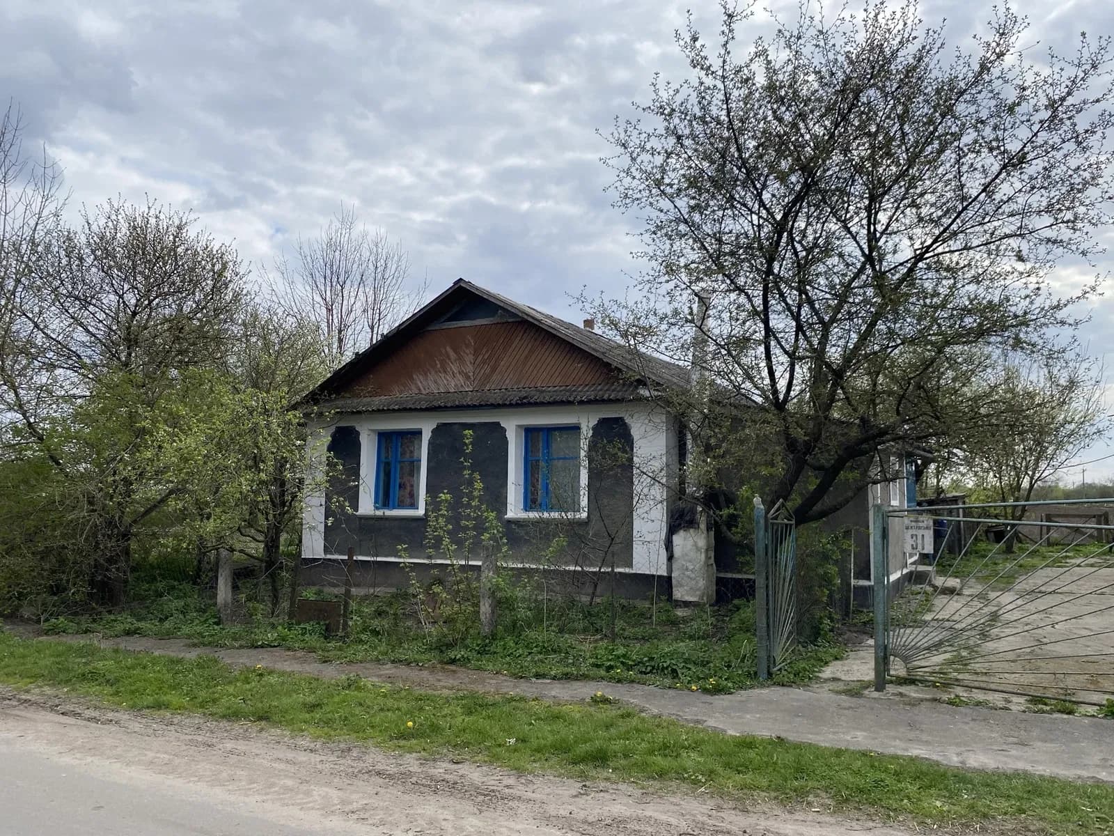 Будинок, Заруддя: газове пічне опалення, вода у дворі - фото 2