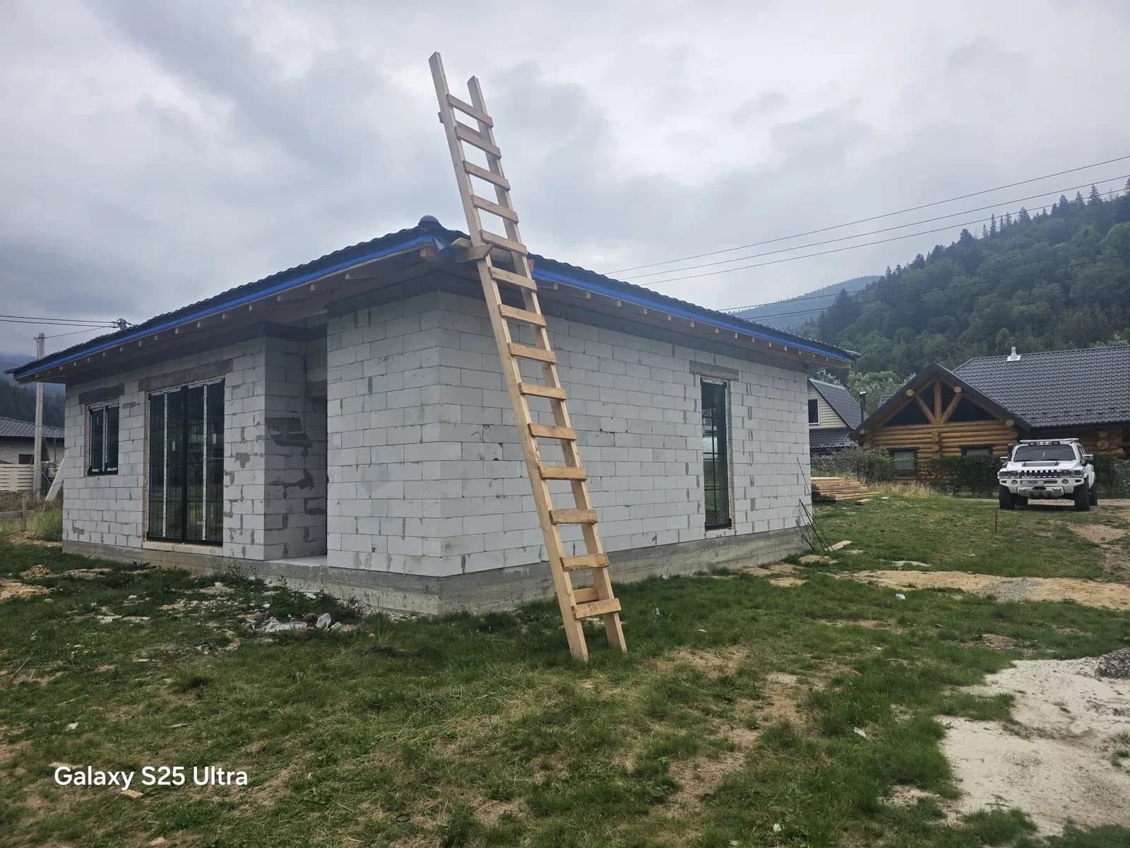 Будинок, Микуличин: панорама на гору Хом'як, у горах - фото 3