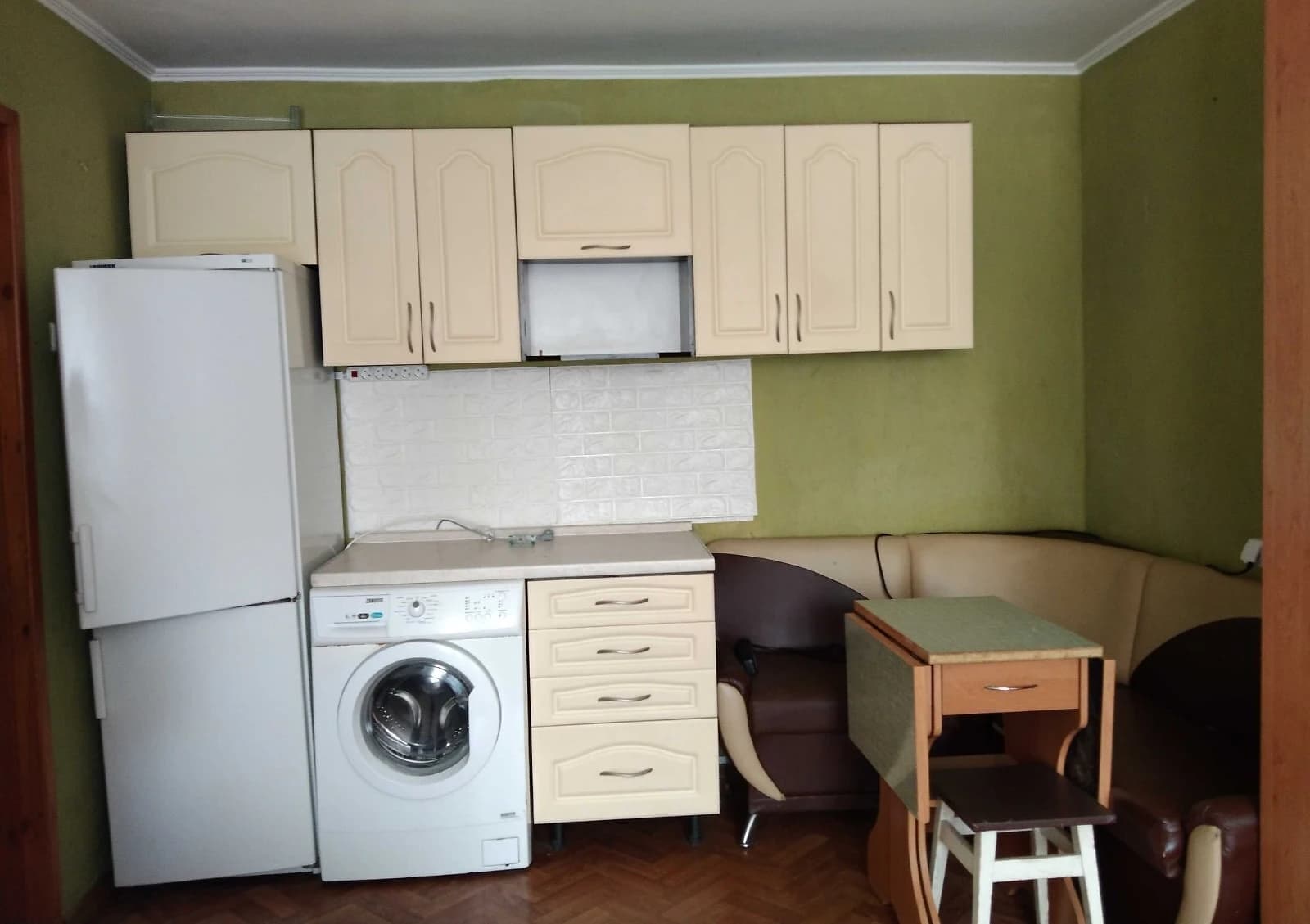 Кімната, Зелений Попугай: паркомісце, укриття в будинку - фото 3