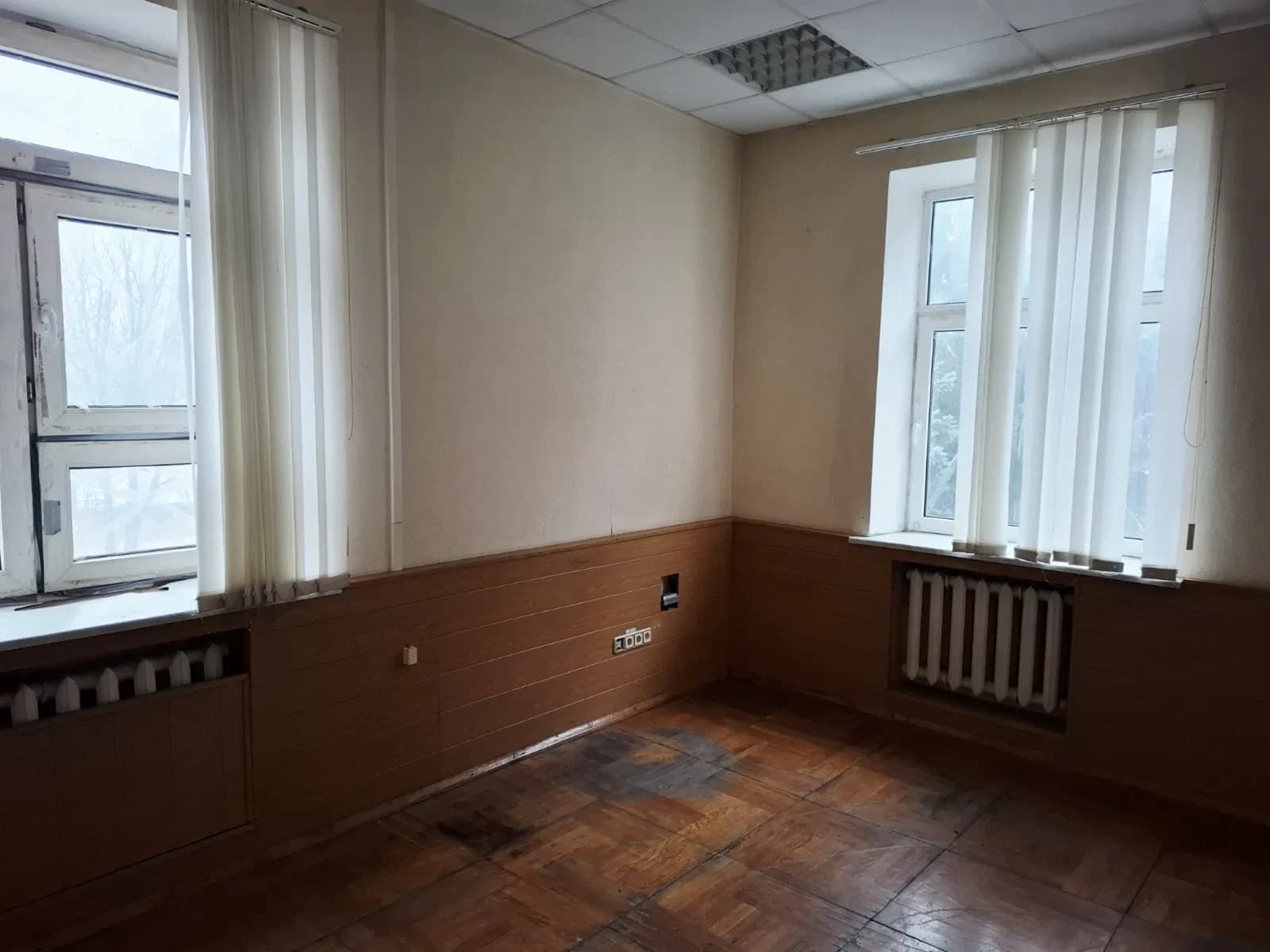 Кабінети, Полтава: світло без перебоїв, зупинка Демітекс поруч - фото 4
