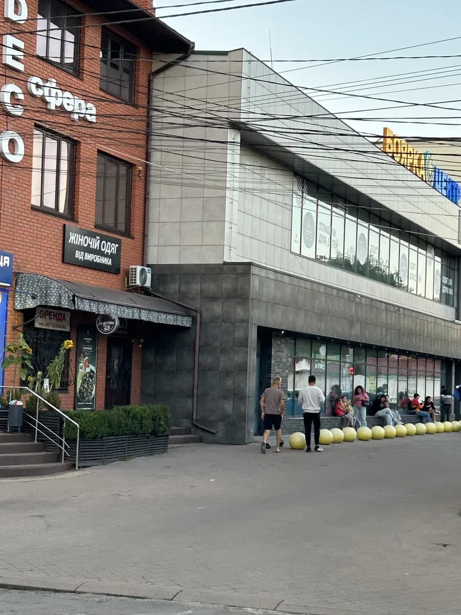 Приміщення, Боярка: вихід на парковку «Фори», панорамні вікна - фото 3