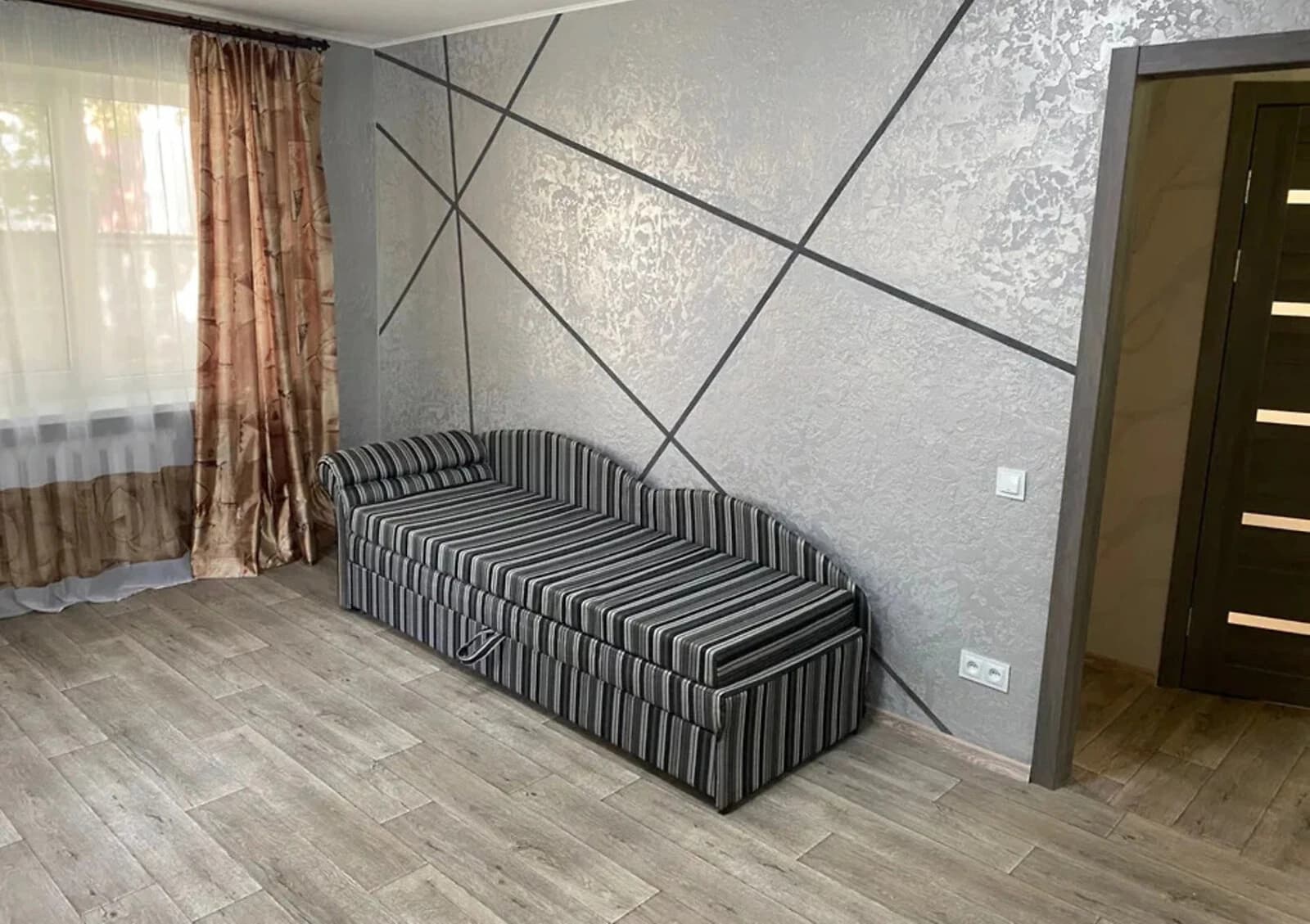 1-кімнатна квартира, Нові Дома: цегляні стіни, метро Армійська - фото 1