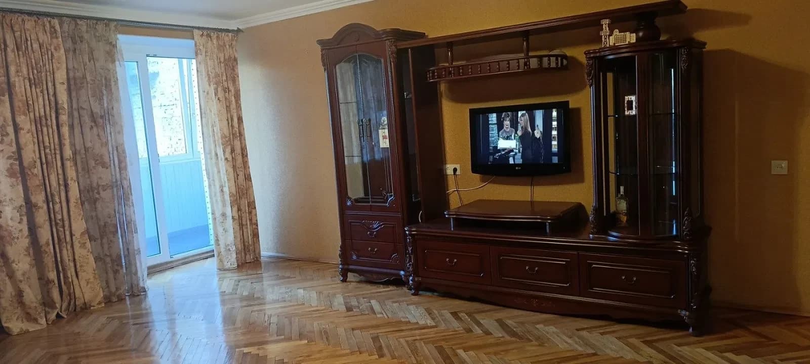2-кімнатна квартира, Печерський: біля Ботсаду, лоджія 10 м² - фото 3