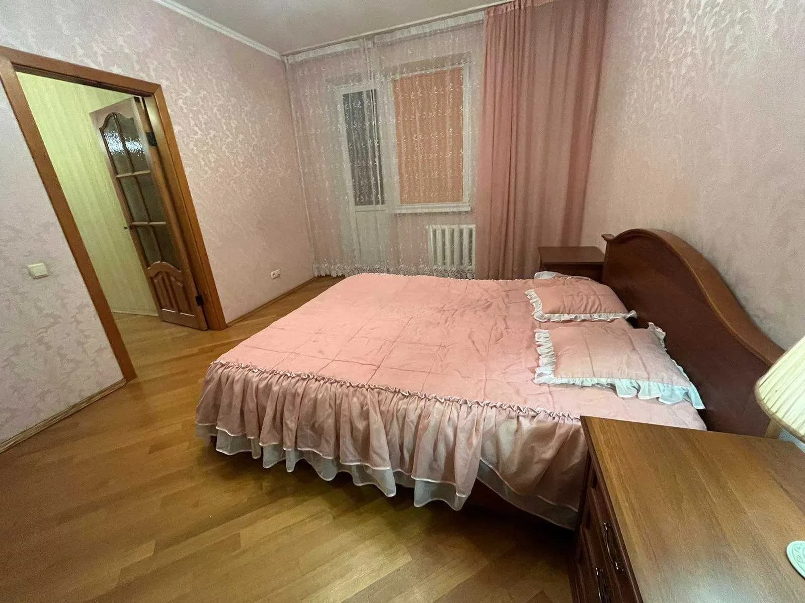 2-кімнатна квартира, Дніпровський: генератор, сім'ям, метро 7 хв - фото 4