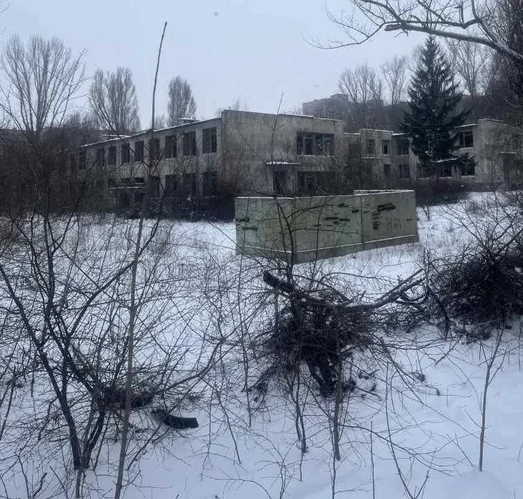 Нежитлове приміщення, Кам’янське: окрема будівля, басейн - фото 1