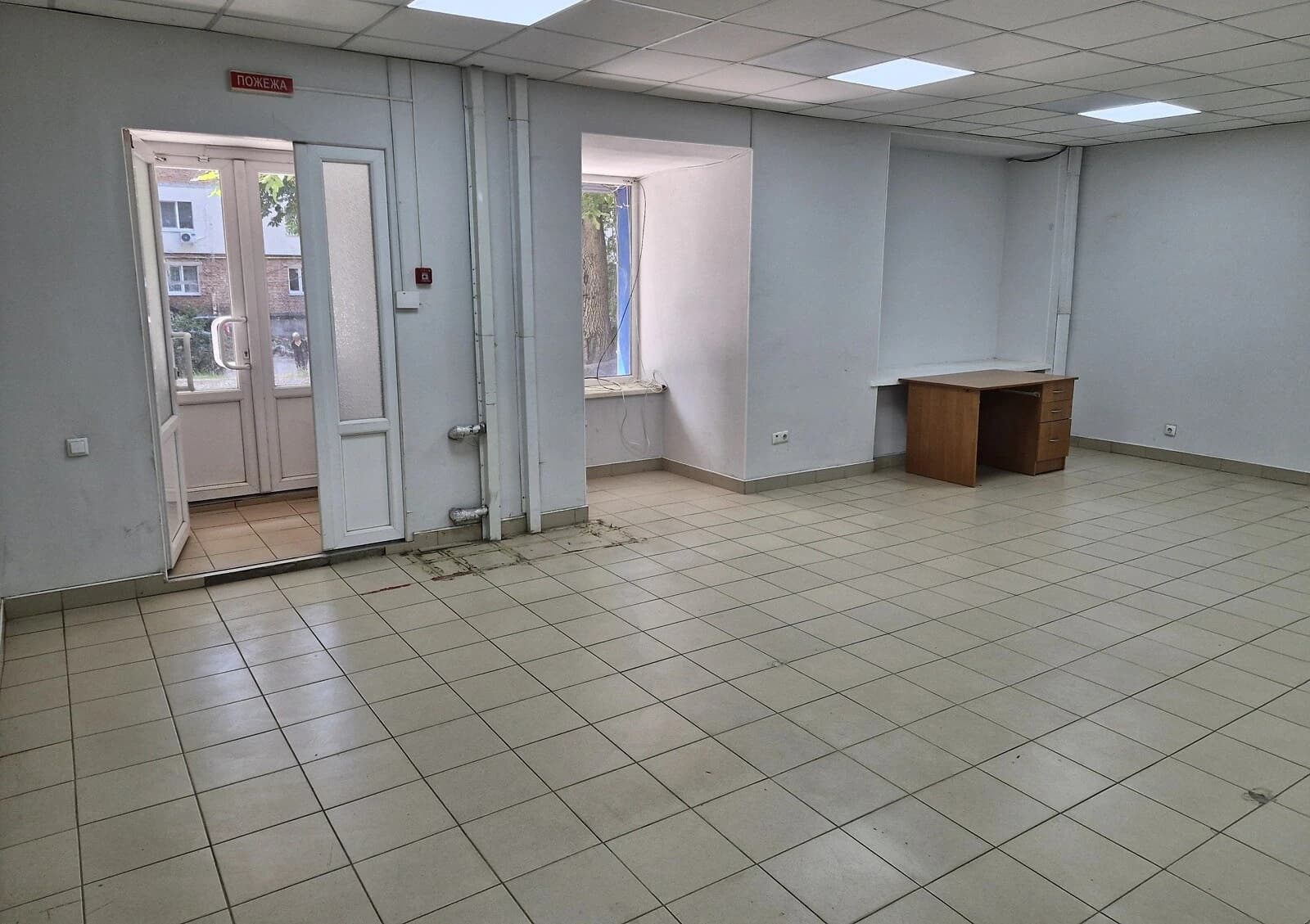 Комерційне приміщення, Виставка: 1-й поверх, відкрита стоянка - фото 4