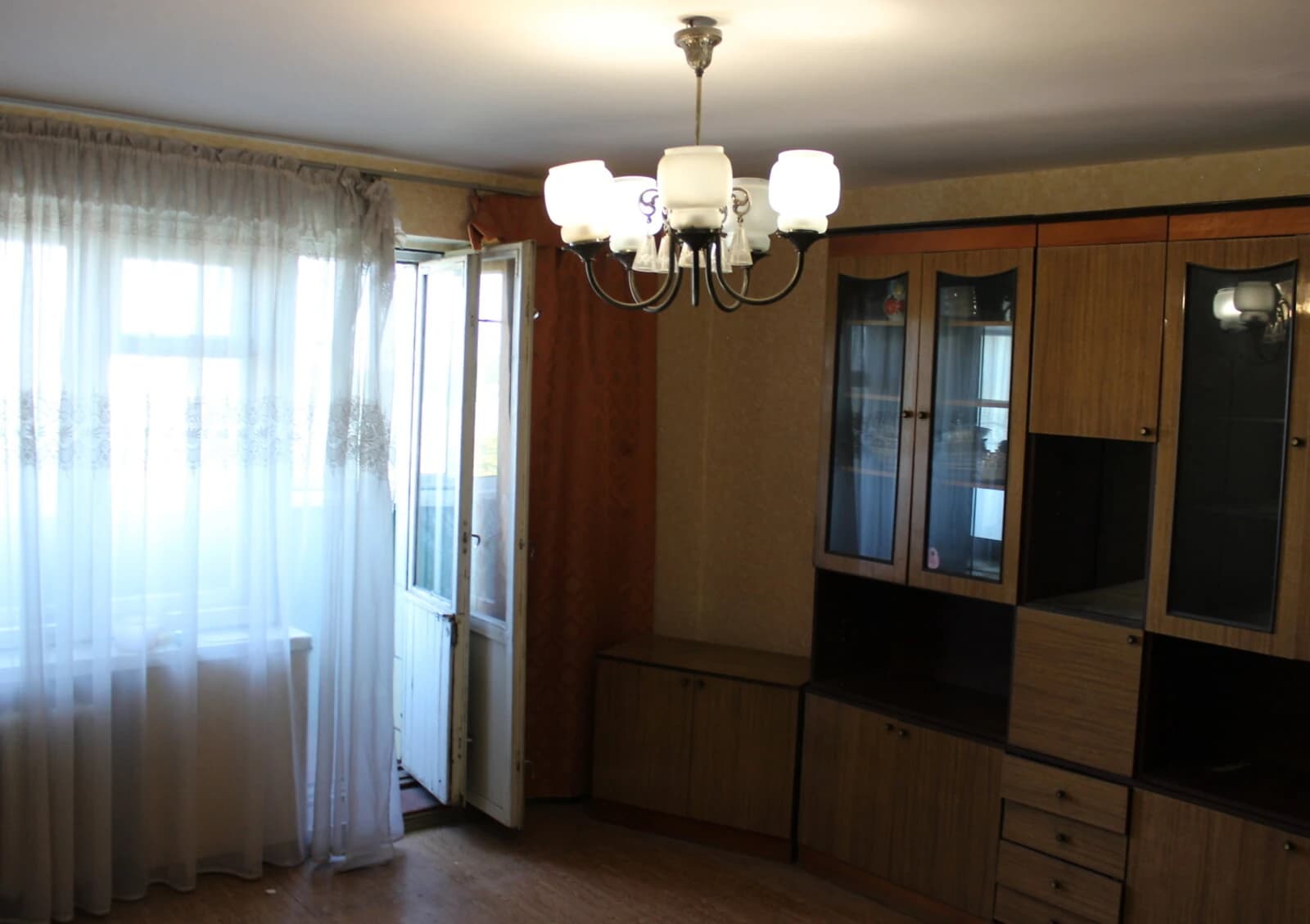 3-кімнатна квартира, Автозаводський: без ремонту, цегляні стіни - фото 3