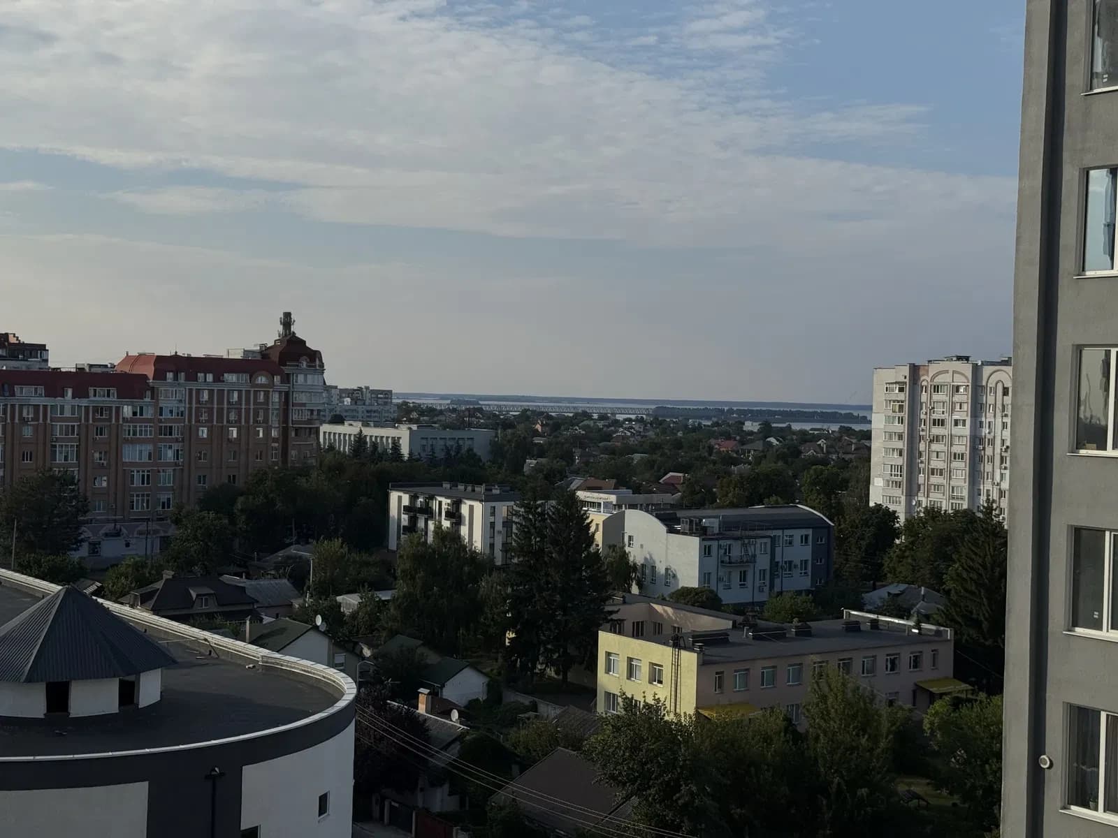 3-кімнатна квартира, Черкаси: вид на Дніпро, дві лоджії, паркінг - фото 3