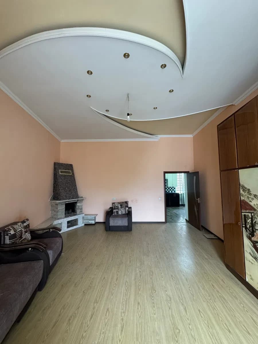 2-кімнатна квартира, Чернівці: Будинок-корабель, мансарда 28 м² - фото 2