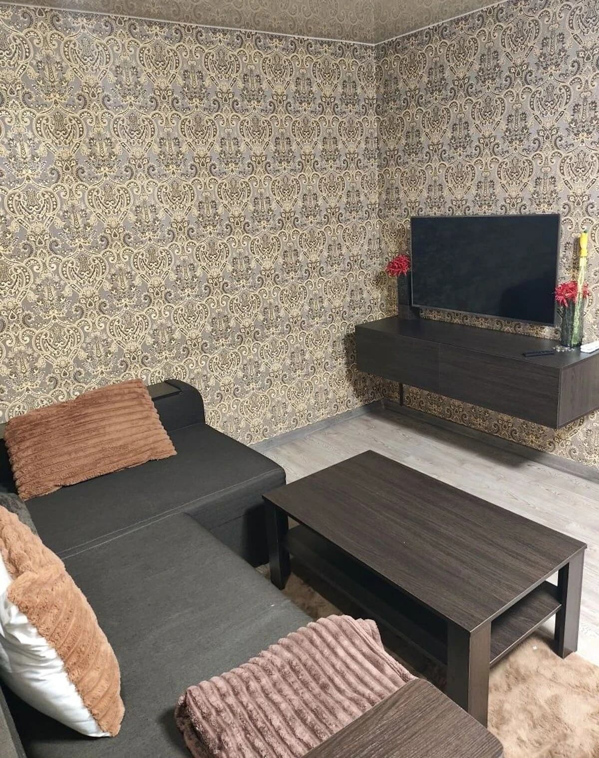 2-кімнатна квартира, Хмельницького Богдана: двоспальне ліжко - фото 3