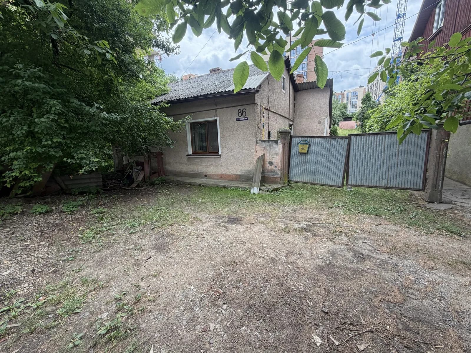 Будинок, Буковинська: пів будинку, власний двір, місце для авто - фото 4