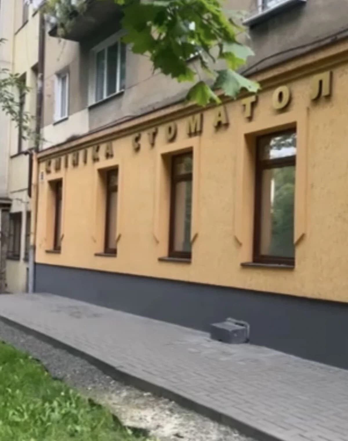 Комерційне приміщення, Галицький: фасадне, пандус, пожежна сигналізація - фото 3