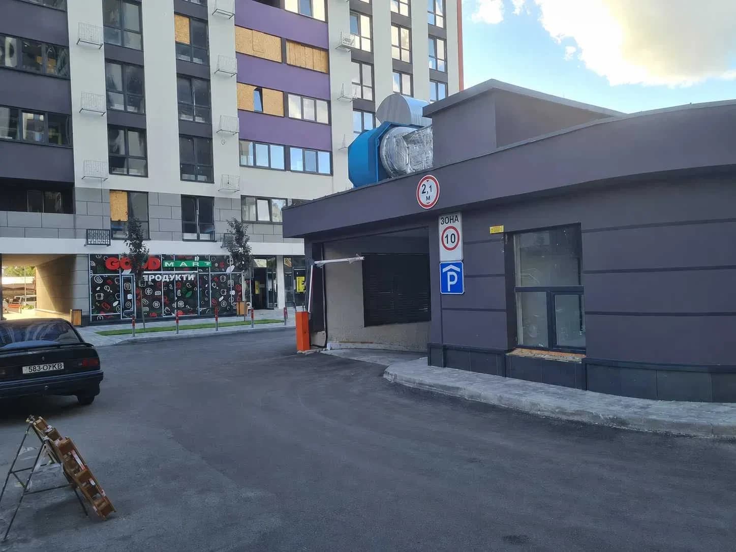 Паркомісце у ЖК Окленд / OkLand: відеоспостереження, охорона