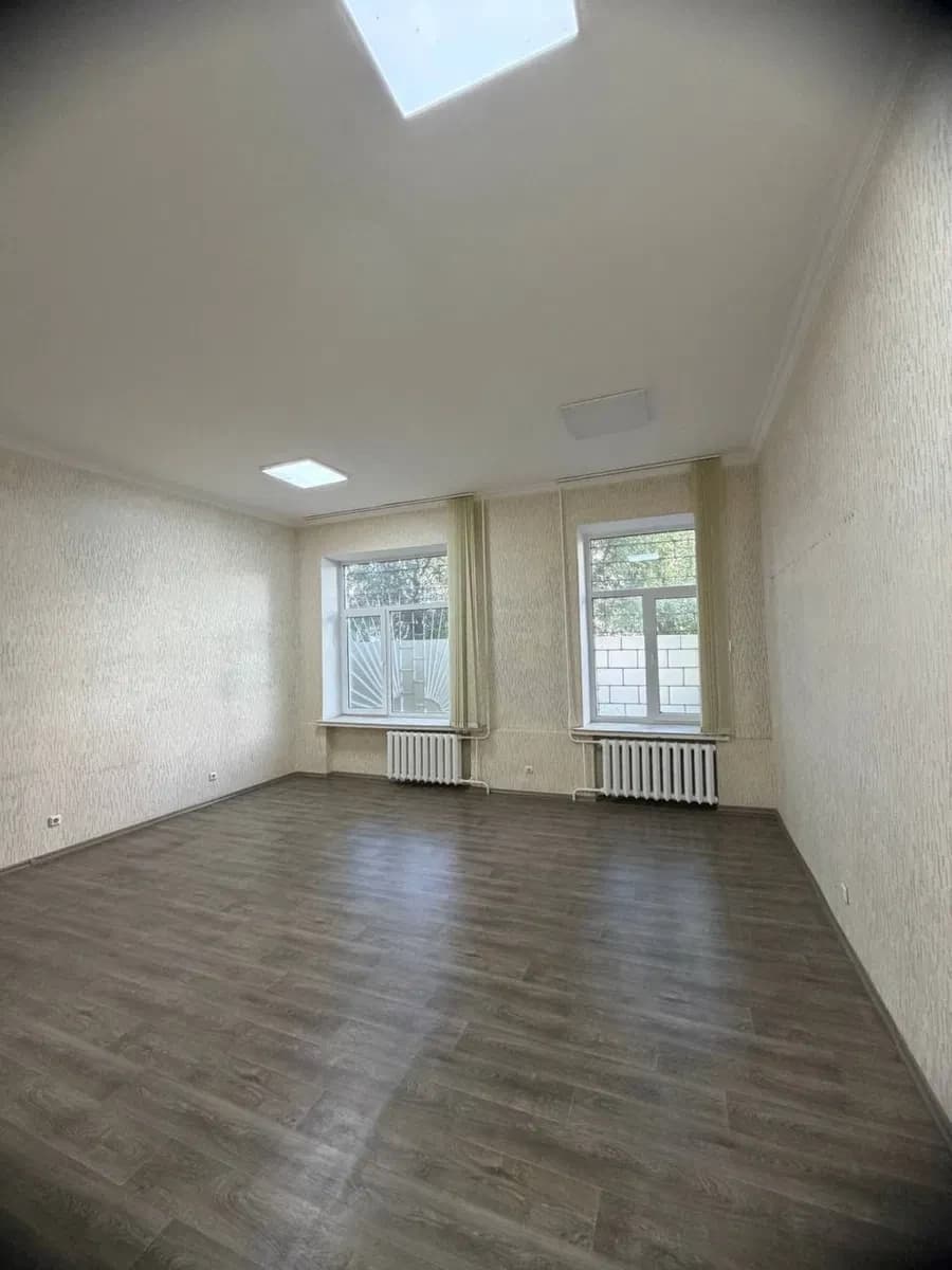 Приміщення, Черкаси: центр міста, з ремонтом - фото 1