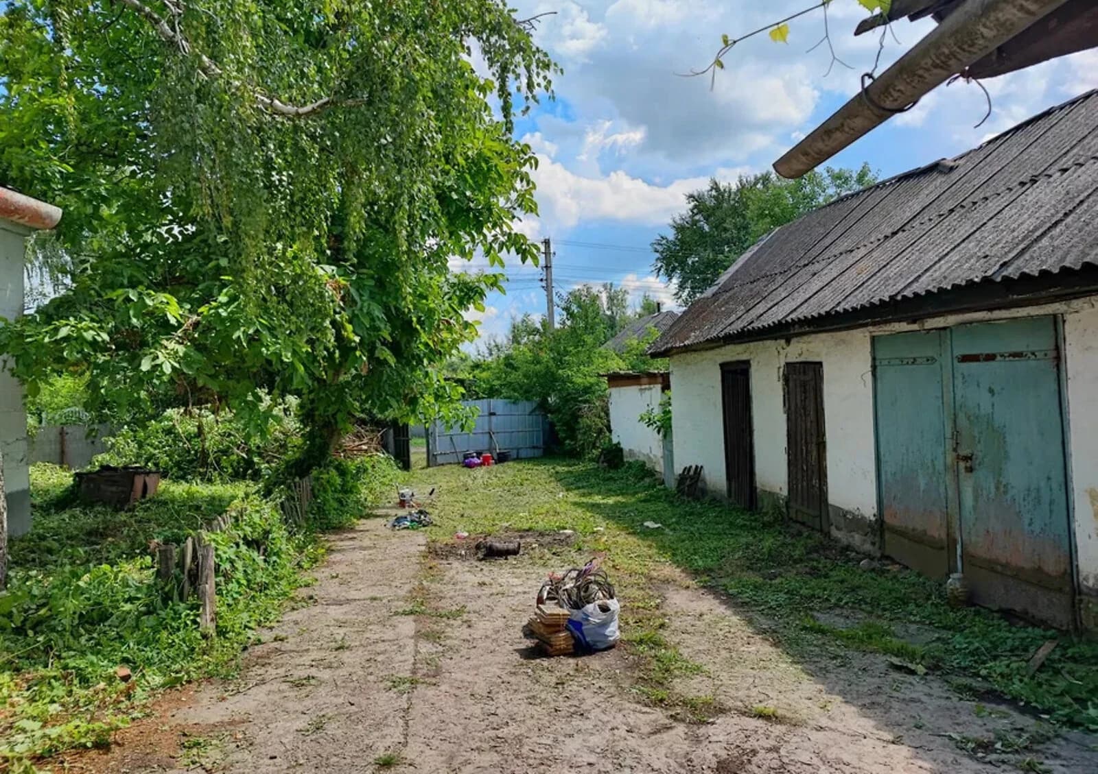 Будинок, Підлипне: гараж у дворі, город і літня кухня - фото 3