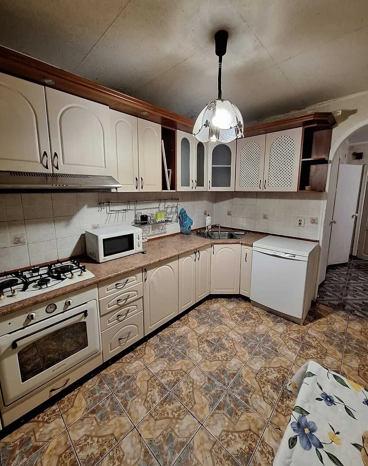2-кімнатна квартира, Бортничі: цегляні стіни, бойлер, торг можливий - фото 1