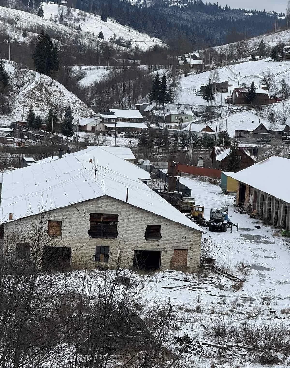 Комерційне приміщення, Лазещина: 1,72 га, укриття, гараж - фото 2