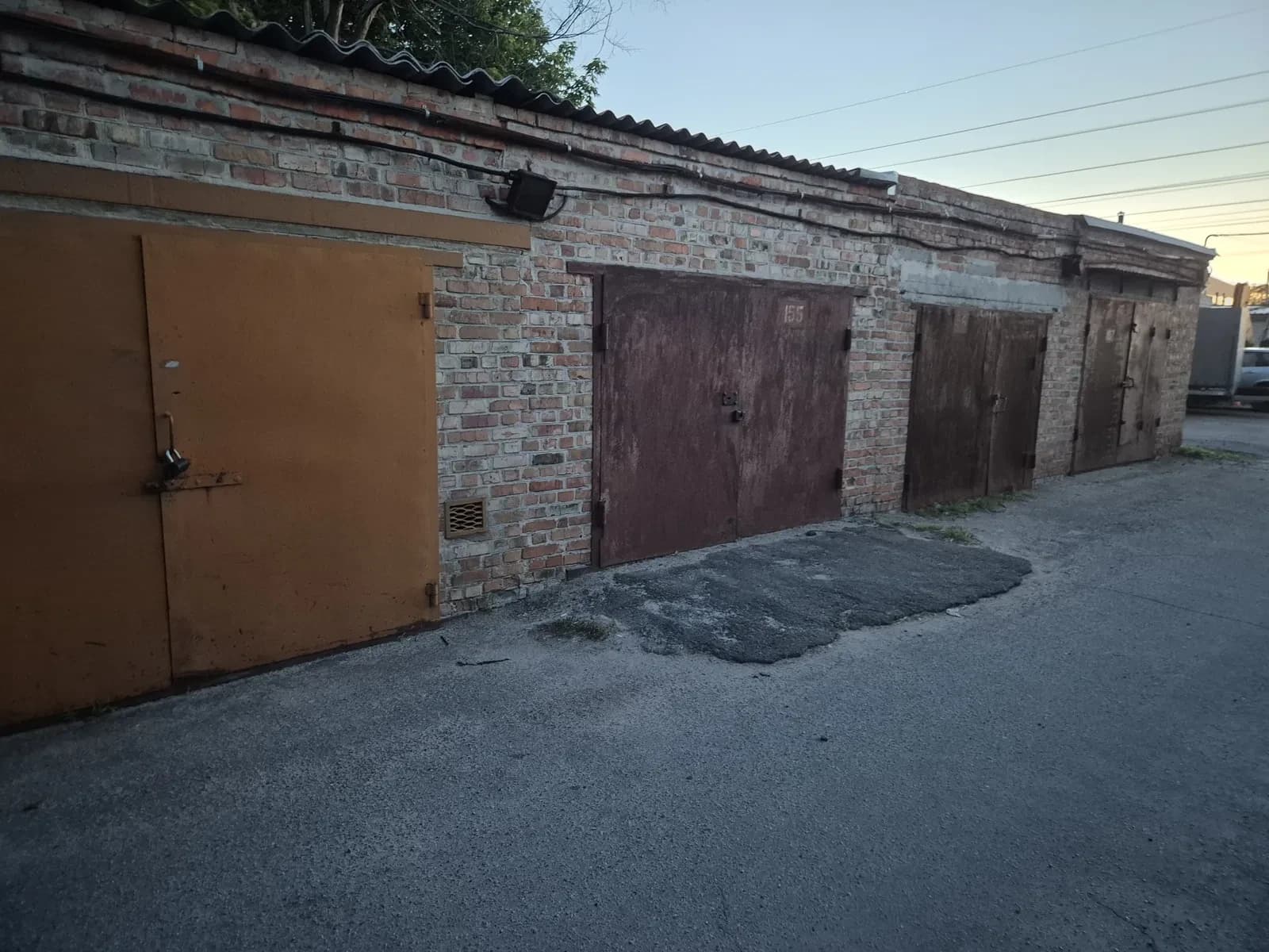 Гараж на вулиці Бидгощській: капітальний ремонт, погріб, охорона - фото 4