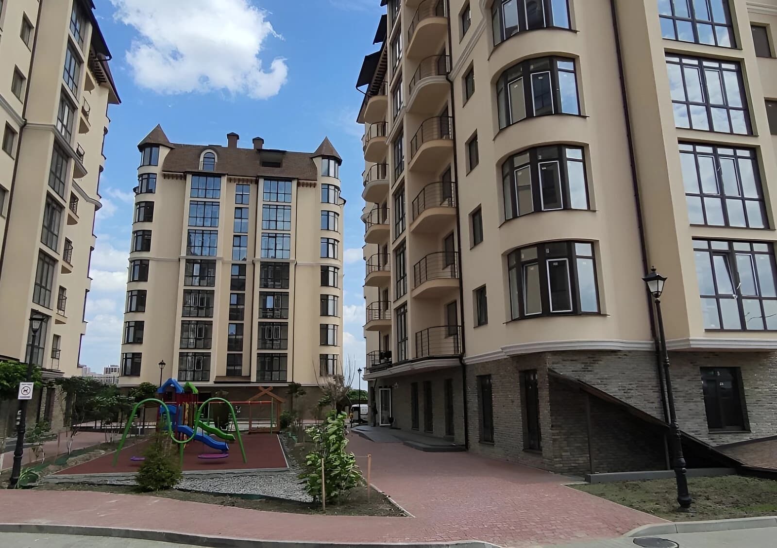 2-кімнатна квартира, Новосілки: кухня-студія, панорамні вікна - фото 1