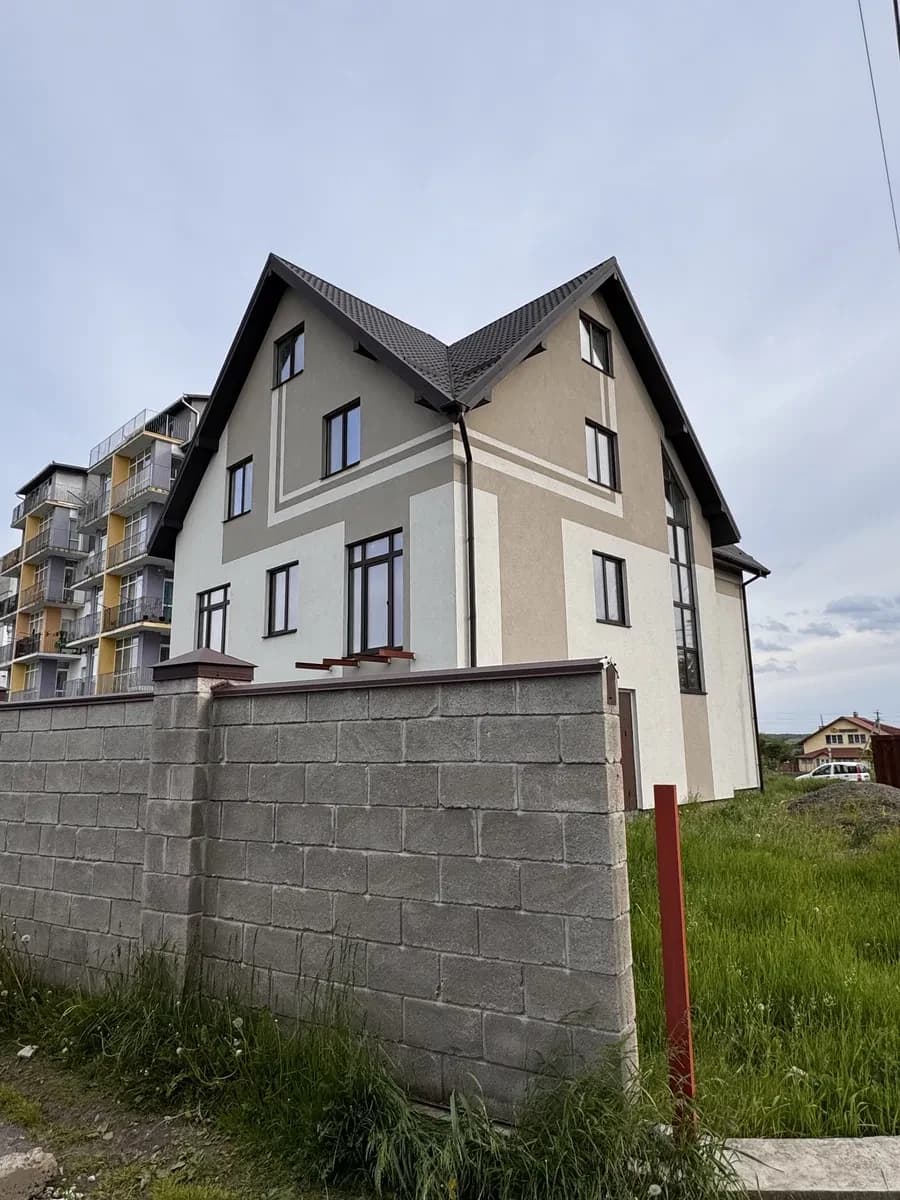 Приміщення у центрі Давидова: окрема будівля, паркування - фото 2