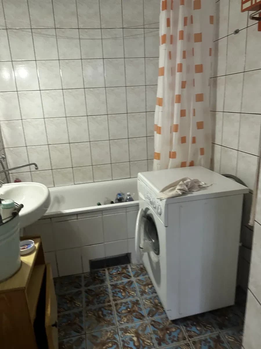 3-кімнатна квартира, Чернівці: старий фонд, закритий двір, парковка - фото 5