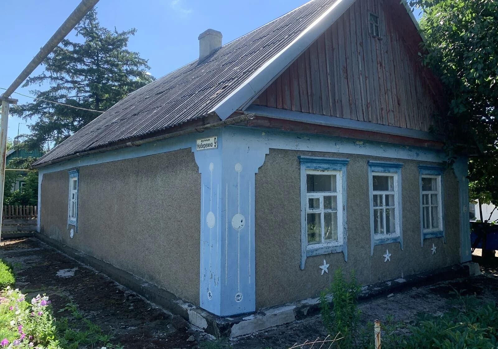 Будинок, Українське: 6 кімнат, цегляні стіни
