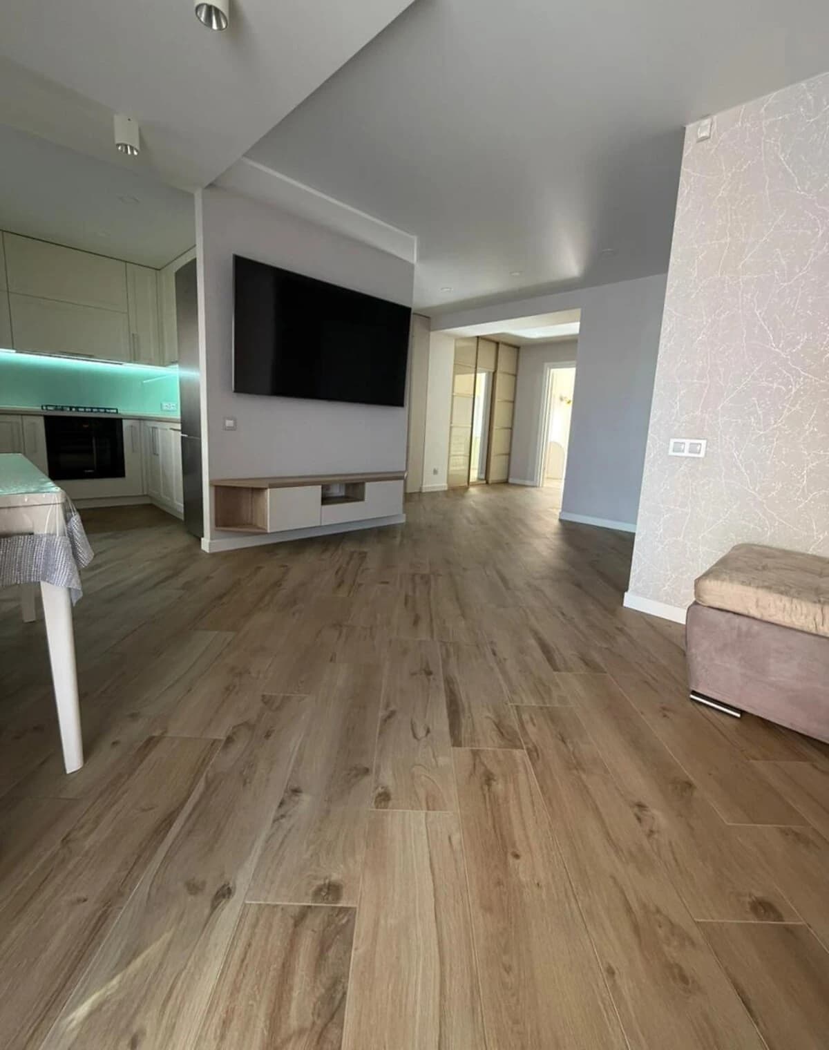 3-кімнатна квартира, Центр: кухня-студія, дизайнерський ремонт - фото 1