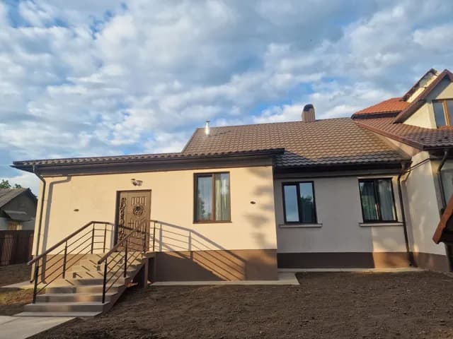 3-кімнатна квартира, Чернівці: євроремонт, окремий двір - фото 1