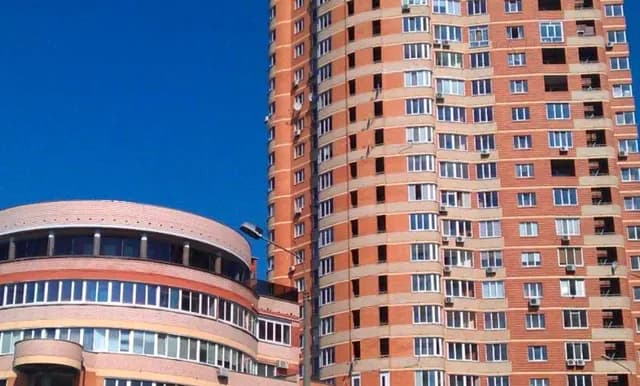 1-кімнатна квартира, Дарницький: безперебійник, паркінг-сховище