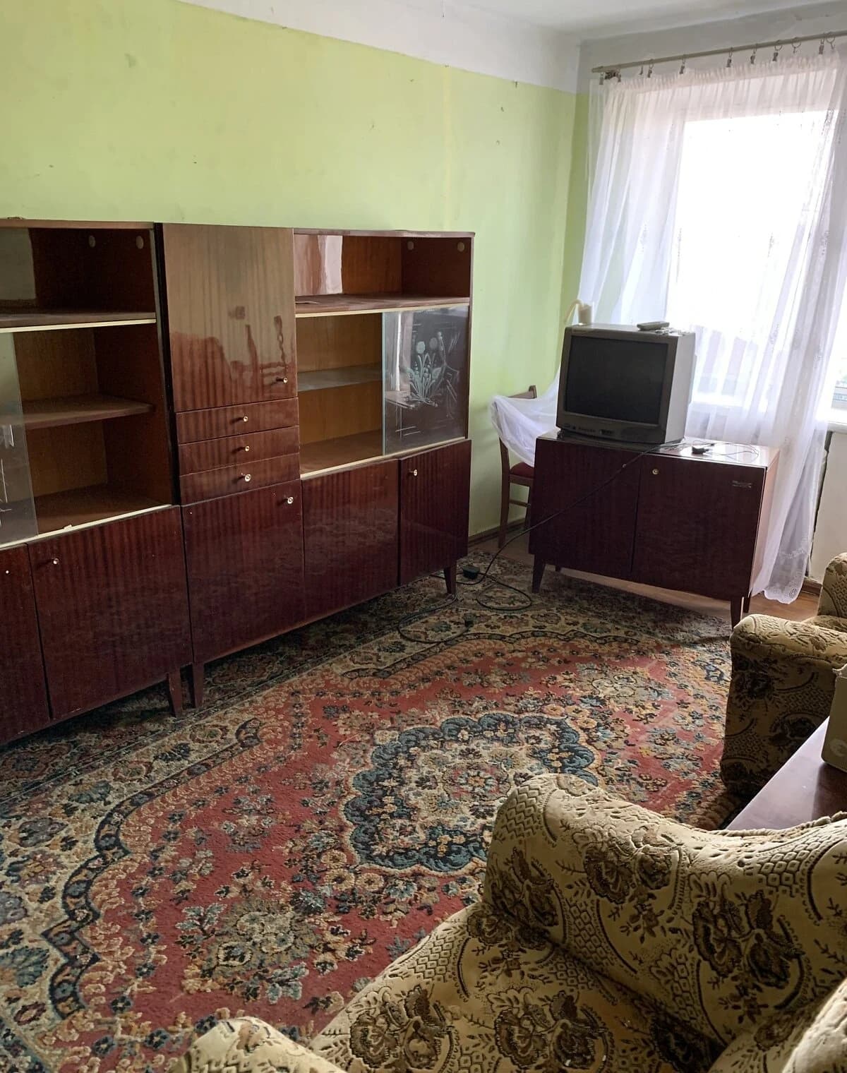 2-кімнатна квартира, Боярка: без ремонту, цегляні стіни - фото 1