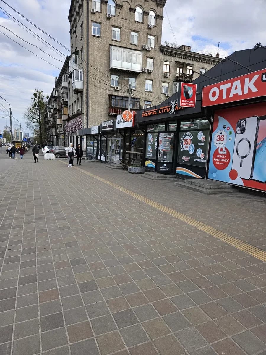 Павільйон, Шевченківський: фасадне, метро Шулявська, Сільпо - фото 1