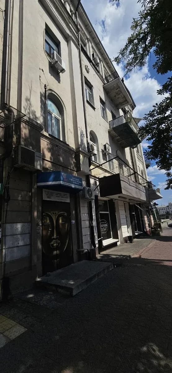 3-кімнатна квартира, Центральний: 3 окремі кабінети, власний котел - фото 2