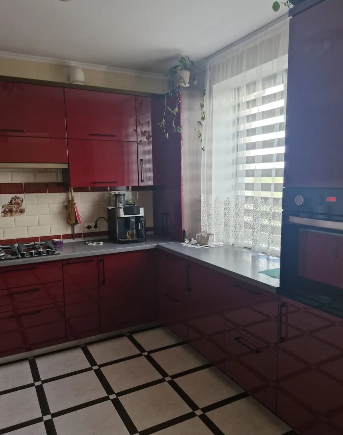 3-кімнатна квартира, вул. Карпатська: кухня-студія, мансарда, паркомісце - фото 3